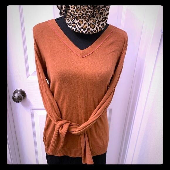 🔴Gorgeous Fall Sweater🔴 - Picture 1 of 4